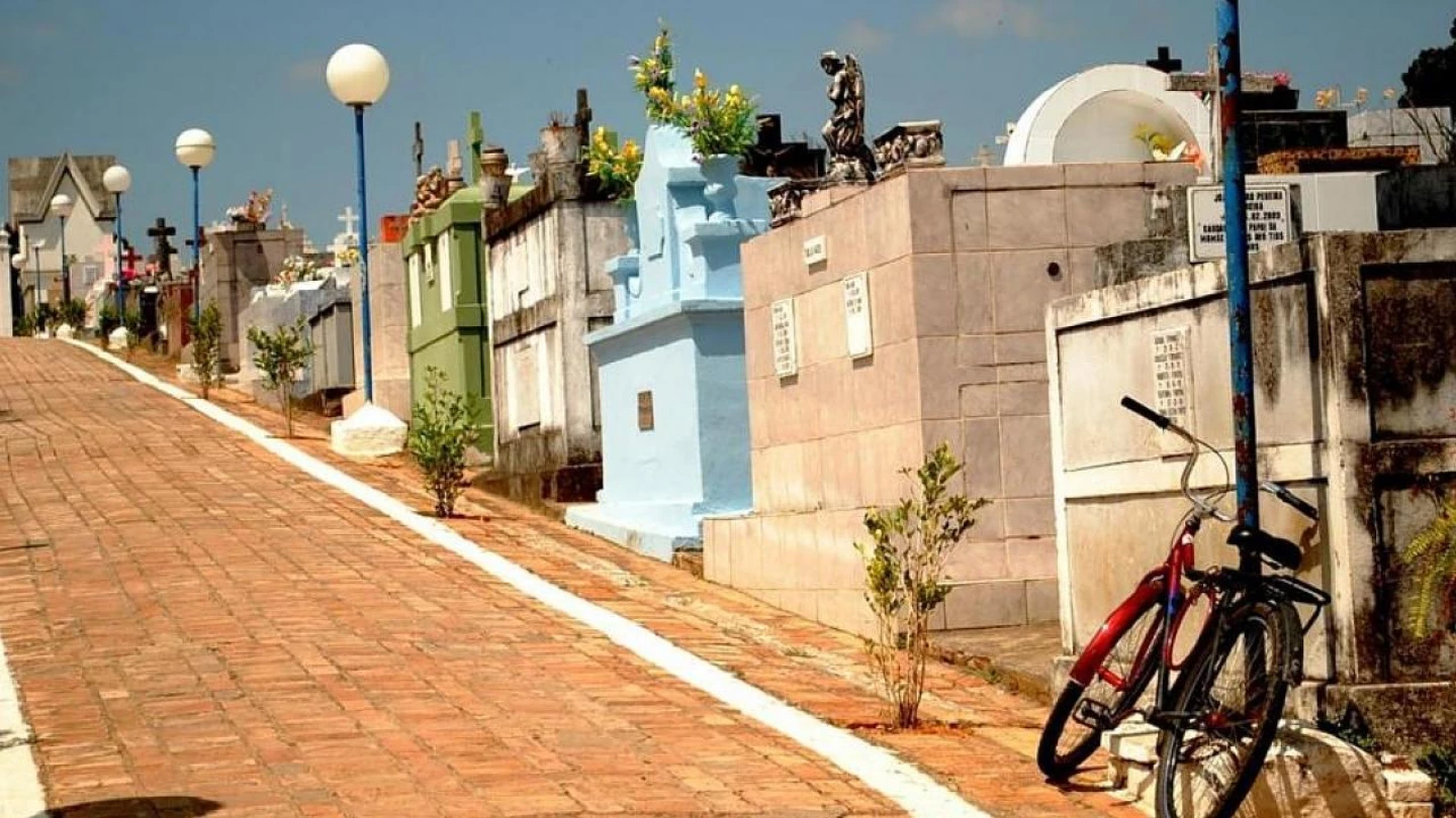 Serviços municipais: confira o ‘abre e fecha’ no feriado de Finados