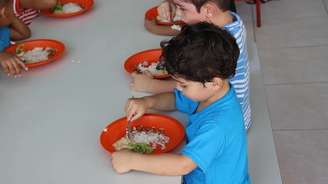 Escolas municipais de Taubaté voltam a atender 100% dos alunos