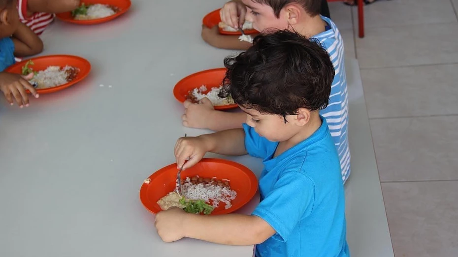 Escolas municipais de Taubaté voltam a atender 100% dos alunos Escolas municipais de Taubaté voltam a atender 100% dos alunos