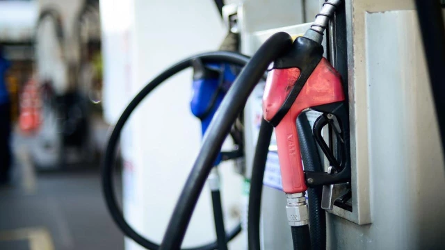 Preço médio da gasolina no país é de R$ 6,71 na semana, indica ANP