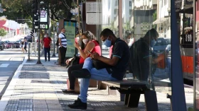 Estado de SP anuncia data para flexibilização do uso de máscaras ao ar livre