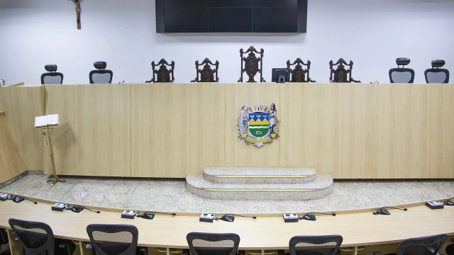 Câmara realiza sessão solene para comemorar aniversário de Taubaté