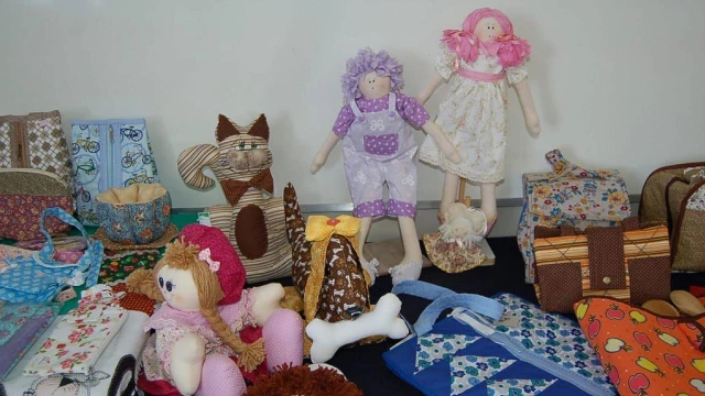 Feira de artesanato da Escola do Trabalho é atração em Taubaté