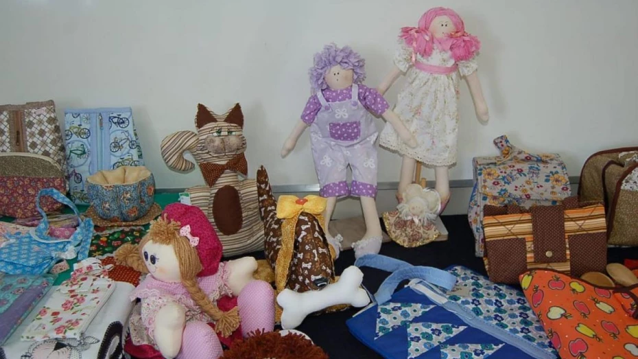 Feira de artesanato da Escola do Trabalho é atração em Taubaté Feira de artesanato da Escola do Trabalho é atração em Taubaté