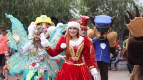 Parada de Natal é destaque nas ruas da região central de Taubaté