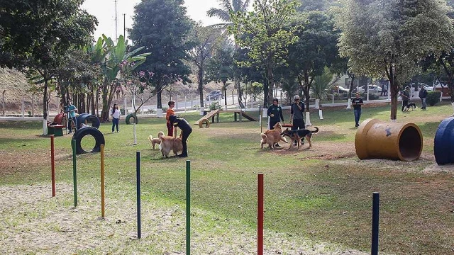 Obras interditam área do Parque Jardim das Nações, em Taubaté