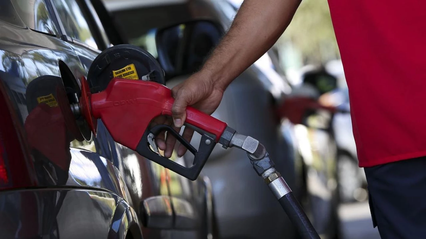Petrobras reduz preço da gasolina A para distribuidoras