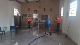 Família atingidas pelas chuvas recebem assistência da Defesa Civil de Taubaté