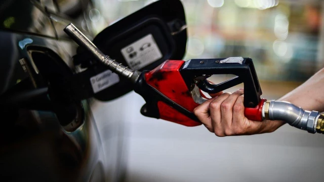 Petrobras aumenta preço da gasolina em 4,85%
