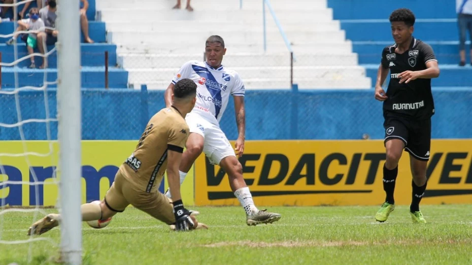 Taubaté perde nos pênaltis para o Botafogo-RJ e se despede da Copinha Taubaté perde nos pênaltis para o Botafogo-RJ e se despede da Copinha