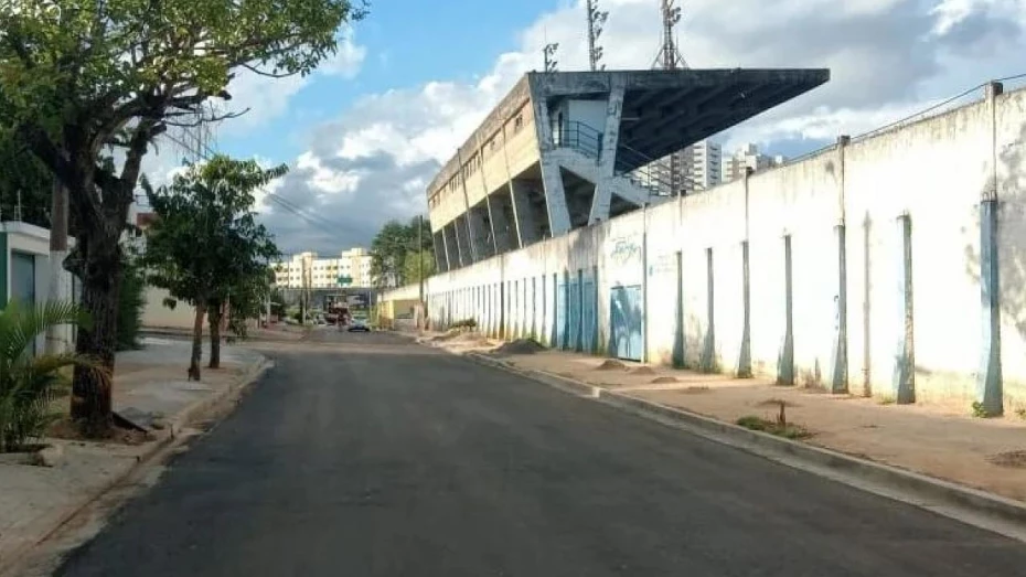 Rua Argentina é liberada para tráfego de veículos após mais de 2 anos Rua Argentina é liberada para tráfego de veículos após mais de 2 anos