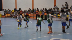 Festival de handebol para crianças e adolescentes é atração em Taubaté