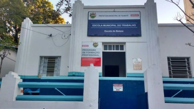 Escola do Trabalho do Centro oferece vagas em cursos profissionalizantes