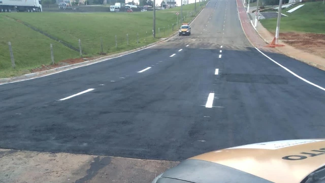 Trecho da Av. Dom Pedro I, em Taubaté, é interditado para vistoria 
