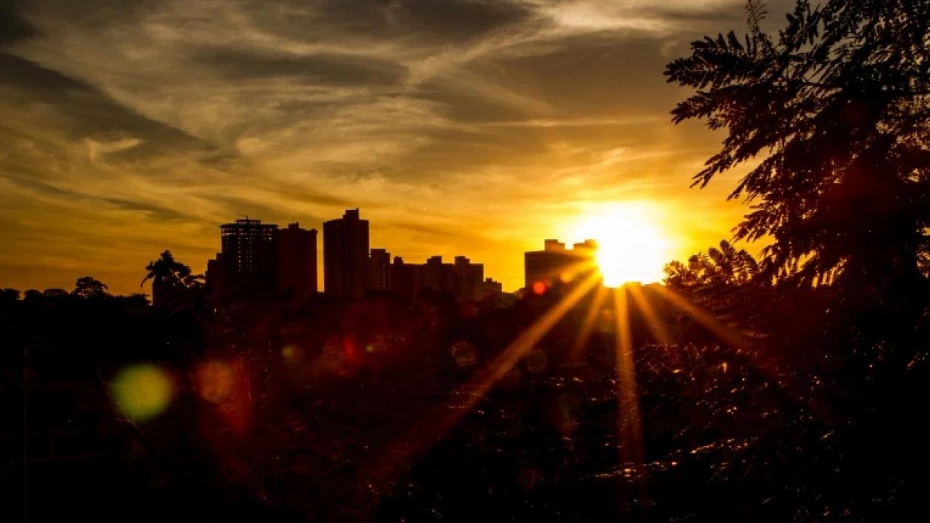 Vale do Paraíba continua com temperaturas elevadas e chance de chuva
