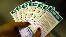 Mega-Sena volta a acumular e prêmio está estimado em R$ 165 milhões