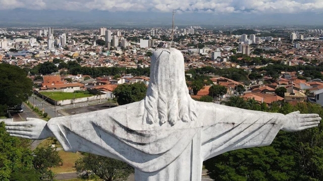 Novo carnê do IPTU começa a ser entregue em Taubaté