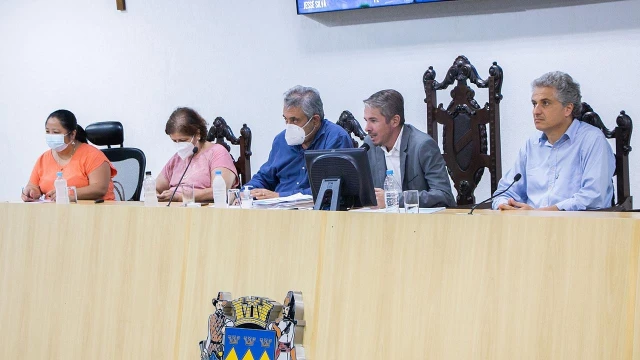 Audiência na Câmara de Taubaté debate eficiências de vacinas 