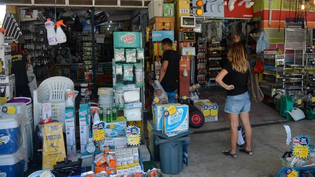 Receita do comércio varejista de SP cresce 10,2% em 2021