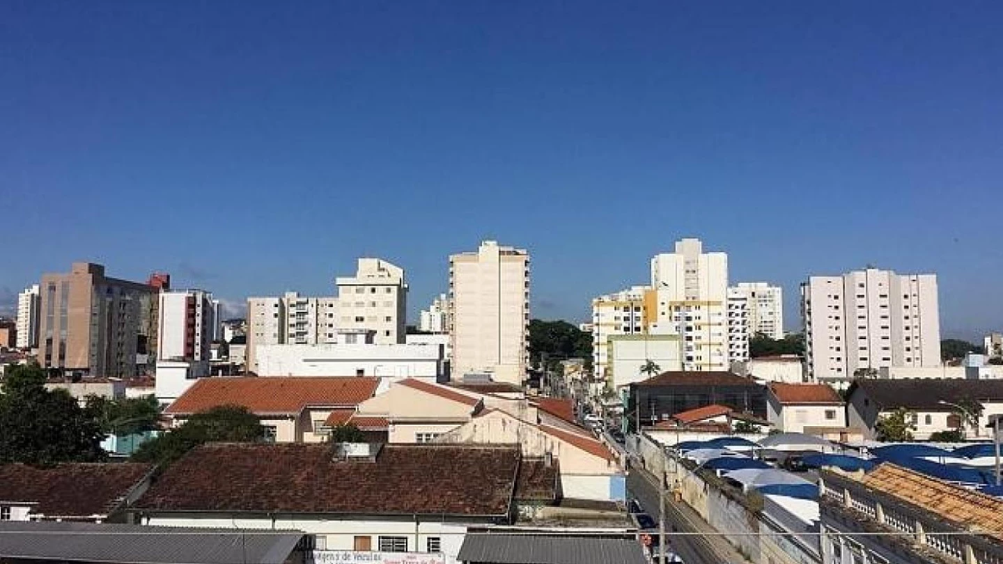Fim de semana de temperaturas elevadas e pancadas de chuva na RMVale