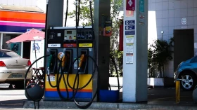 Troca de gasolina por etanol pode não ser vantajosa para o consumidor