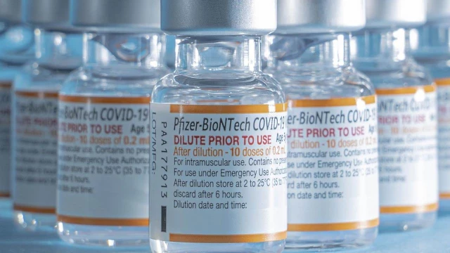 Reforço com Pfizer aumenta proteção em quem recebeu doses da CoronaVac