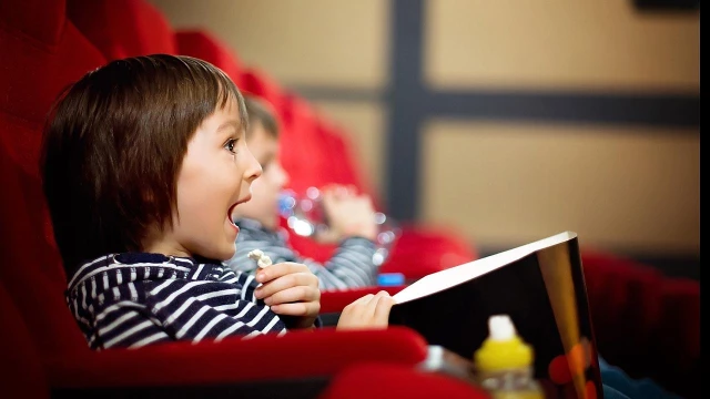 Projeto prevê sessões de cinema para pessoas com espectro do autismo