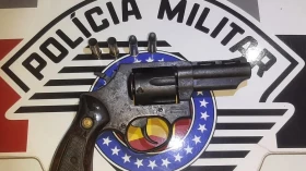 Jovem é preso após atirar contra namorada no Alto São Pedro