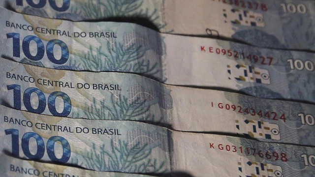 Caixa paga Auxílio Brasil a beneficiários com NIS final 9