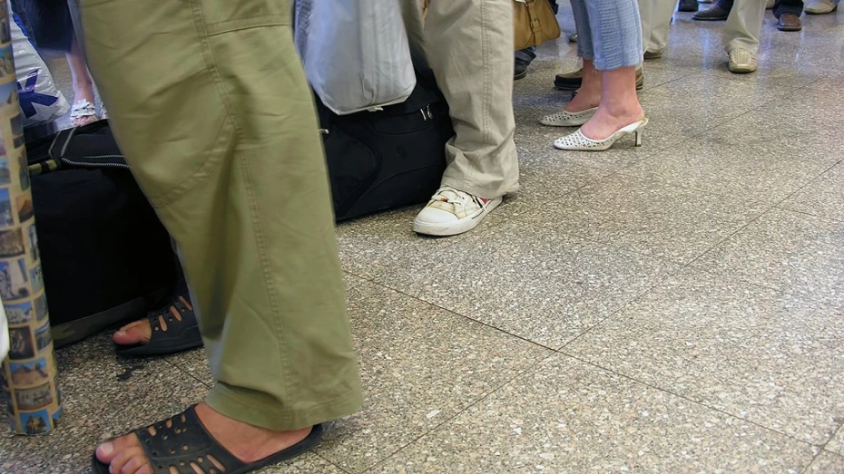 Agências bancárias são proibidas de manter público preferencial em filas externas Agências bancárias são proibidas de manter público preferencial em filas externas
