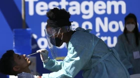 Covid-19: chega ao fim estado de emergência em saúde pública no Brasil