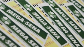 Mega-Sena acumula e pagará R$ 52 milhões no dia 15