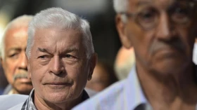 Mudança em idade mínima para aposentadoria é aprovada pela Câmara