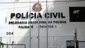 Casal é alvejado por tiros no Residencial Santa Izabel, em Taubaté