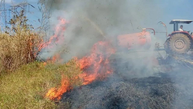 Queda de balão provoca incêndio em terreno no São Gonçalo, em Taubaté
