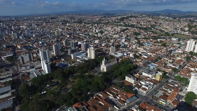 Frente fria se aproxima e traz chuva para Taubaté e região