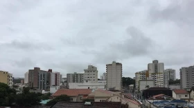 Nova frente fria traz chuva e frio para o Vale do Paraíba