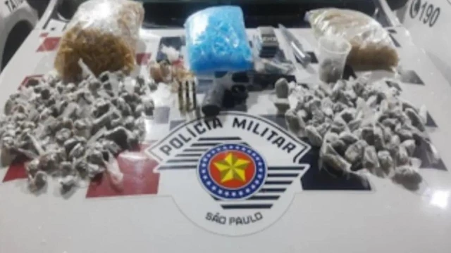 Homem é preso com drogas e arma em Taubaté