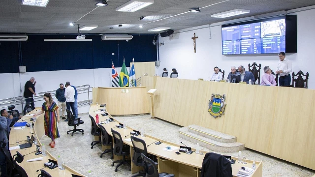 Câmara de Taubaté proíbe exigência de comprovante de vacina