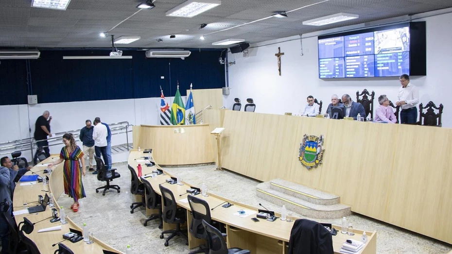 Câmara de Taubaté proíbe exigência de comprovante de vacina