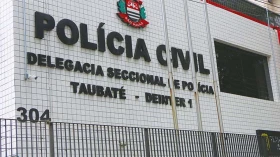 Acusados de furto a shopping são presos em Taubaté Acusados de furto a shopping são presos em Taubaté