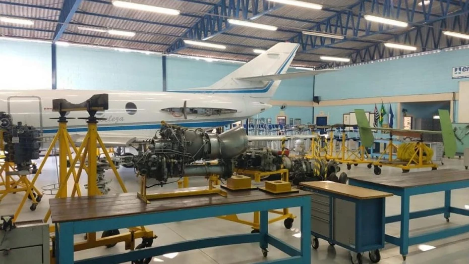 EMCA realiza a 1ª Feira de Ciências Aeronáuticas em Taubaté EMCA realiza a 1ª Feira de Ciências Aeronáuticas em Taubaté