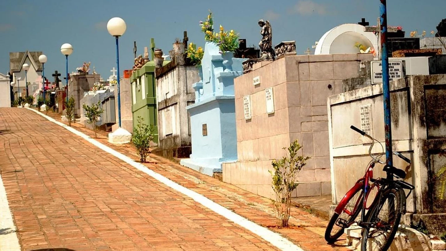 Saiba o funcionamento dos cemitérios de Taubaté no Dia de Finados