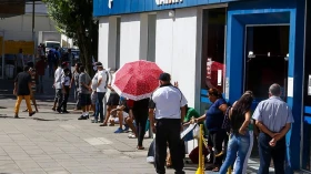 Caixa suspende oferta de consignado do Auxílio Brasil até dia 14