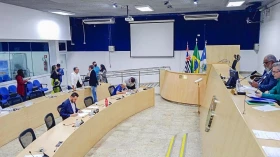 Entra em vigência lei que veta linguagem neutra em Taubaté