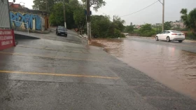 Chuva e ventos fortes causam estragos em Taubaté