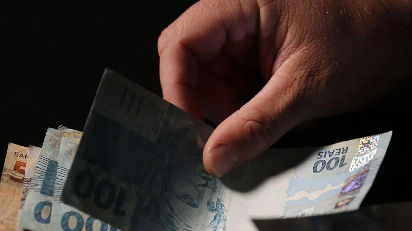 Entenda o cálculo do décimo terceiro salário