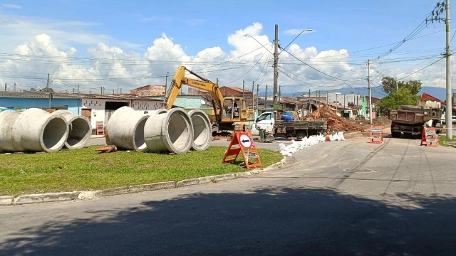 Obra em cratera no Jardim Mourisco deve durar até 20 dias