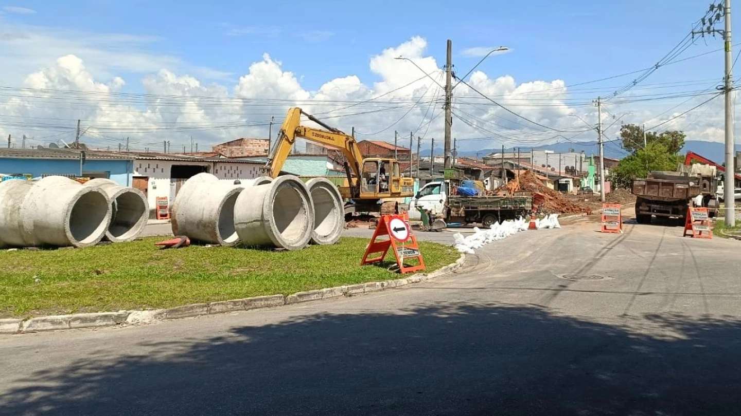 Obra em cratera no Jardim Mourisco deve durar até 20 dias