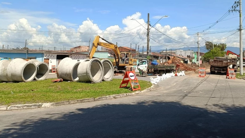 Obra em cratera no Jardim Mourisco deve durar até 20 dias